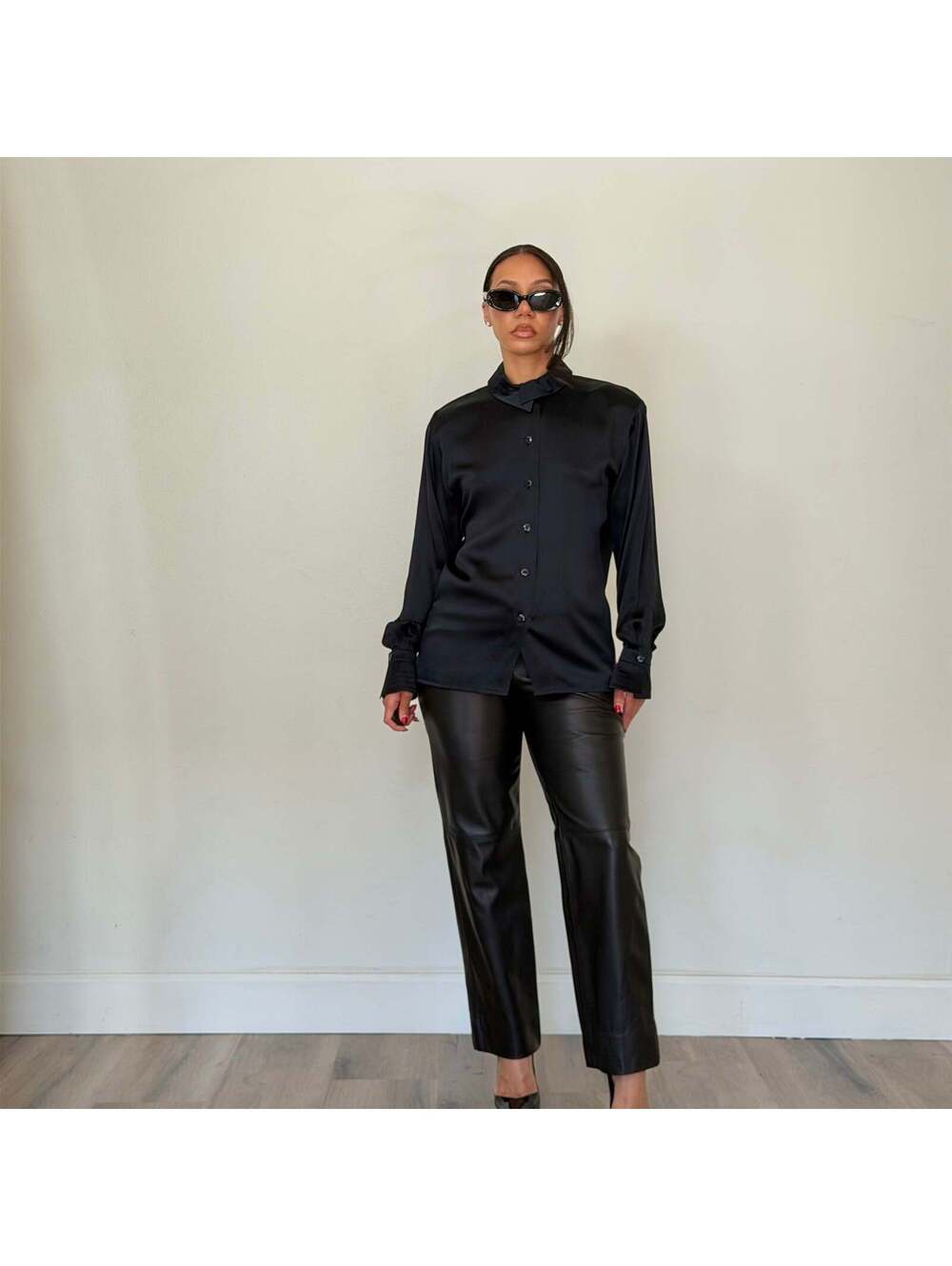 Escada - Picture 9 of 9